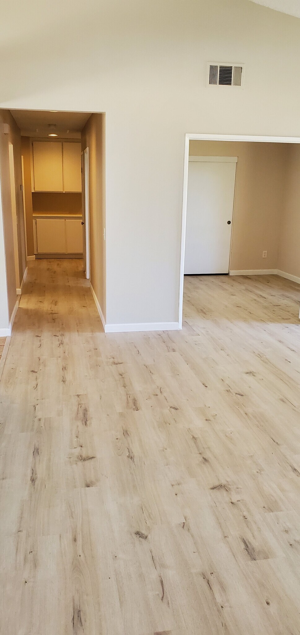Building Photo - 25422 Lavender Cir