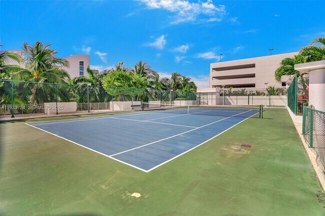 Building Photo - 3029 NE 188th St