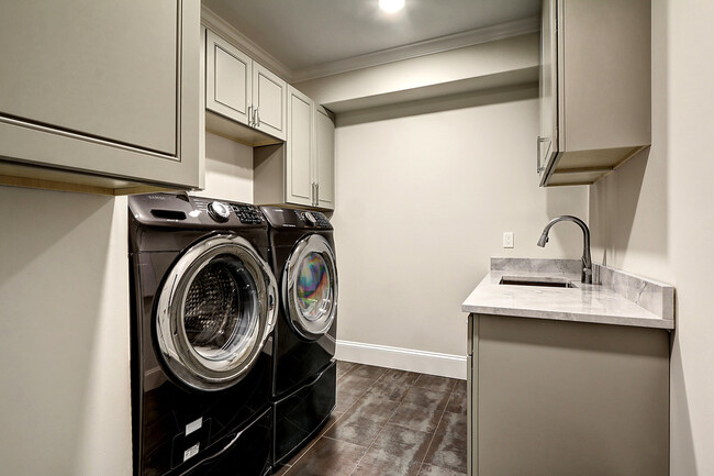 Laundry Room - Oversize WD - 216 5th Ave