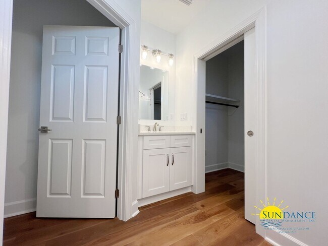 Building Photo - 4 Bedroom Sea Dunes Home just off 30A!