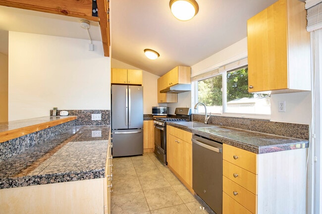 Building Photo - 38244 SE 85th St