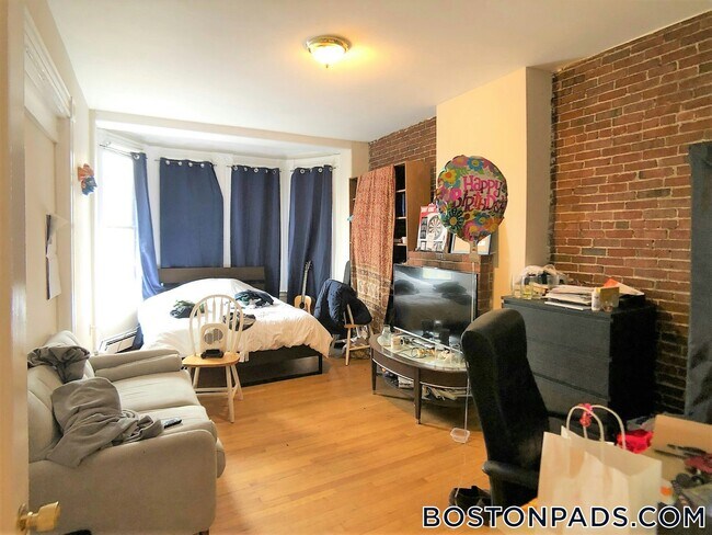 Building Photo - 21 Cortes St