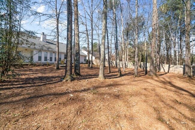 Building Photo - 1840 Heatherton Rd