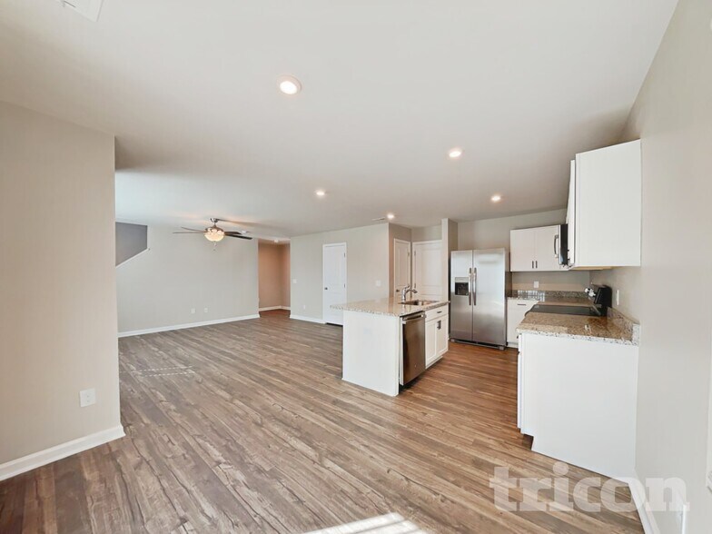 Building Photo - 886 Purcell Dr