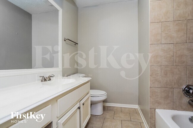 Building Photo - 3618 Village Grove Dr