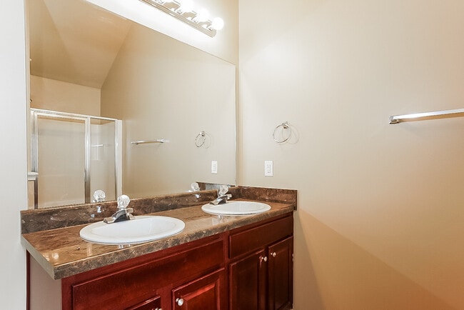 Building Photo - 2622 Serenity Ln