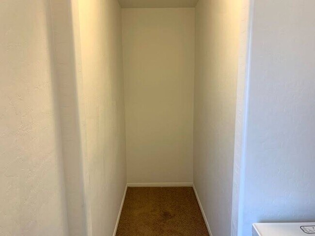 Building Photo - 7752 Broadloom Ct
