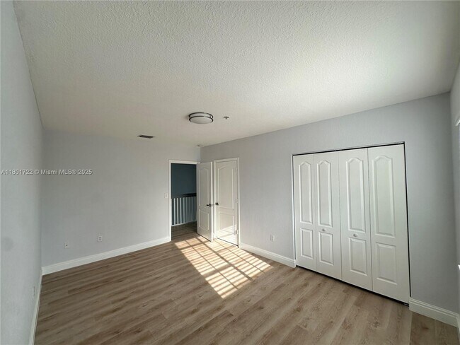Building Photo - 17425 NW 75th Pl