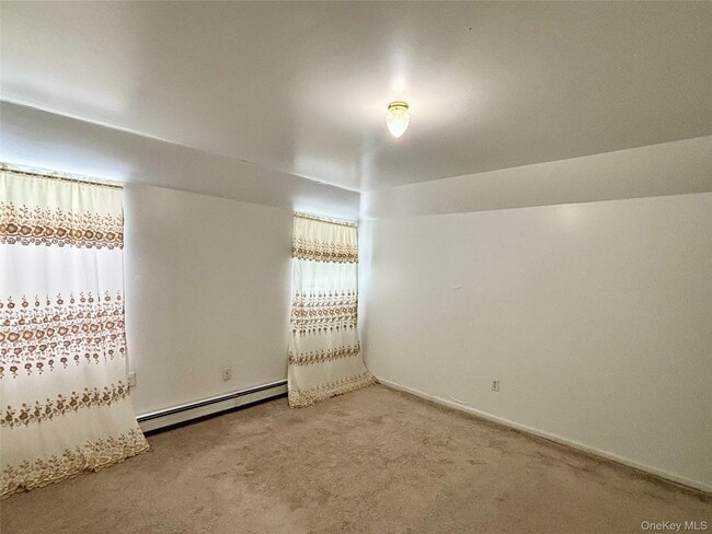 Building Photo - 177-45 Meadow Rd