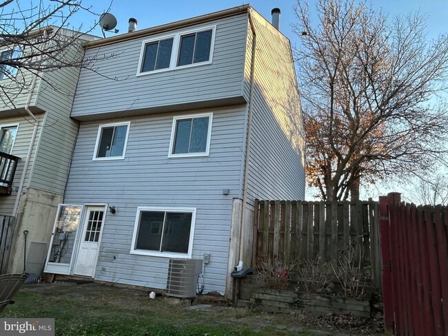 Building Photo - 6363 Generals Ct