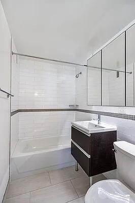 Primary Photo - 360 W 34th St.