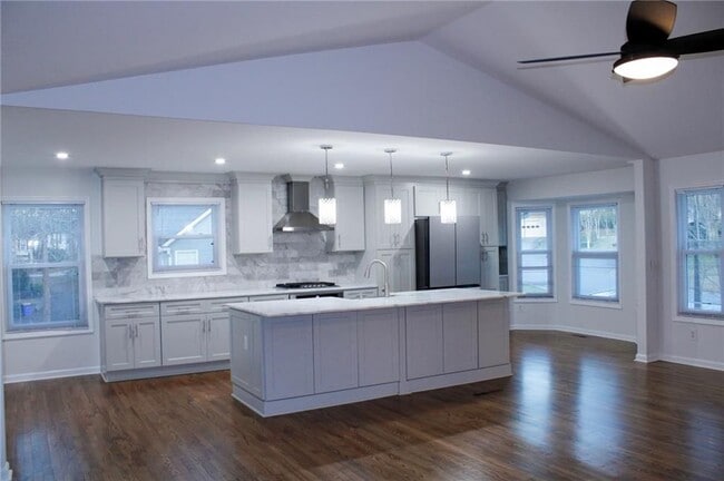 Building Photo - 1157 Mountain Springs Dr