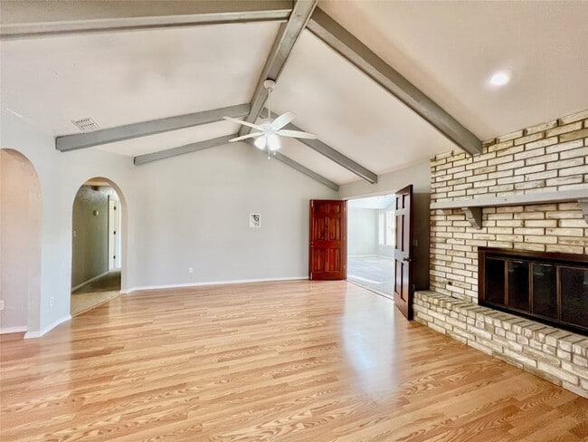 Building Photo - 2732 Parkhaven Dr