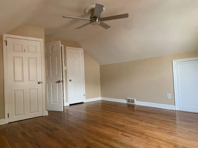 Building Photo - 2042 Fairland Ave