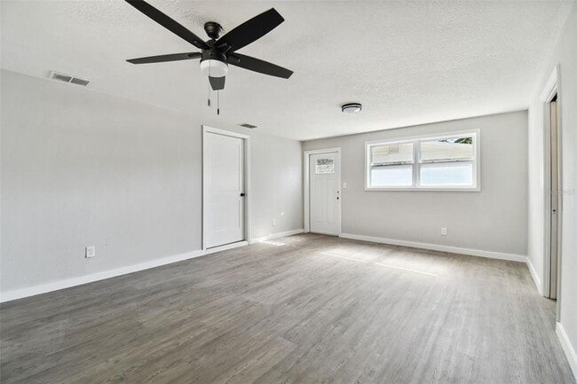 Building Photo - 535 W Palmeden Dr