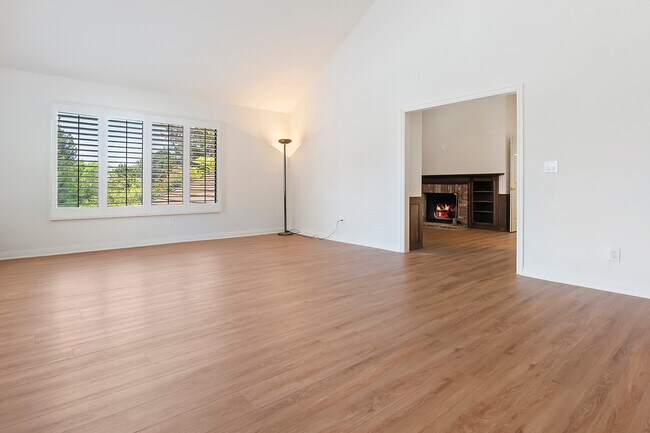 Building Photo - 3009 Nicada Dr