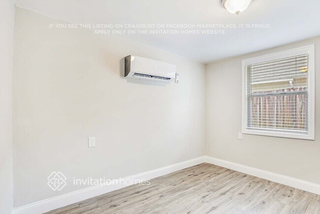 Building Photo - 6226 Dahlia Dr