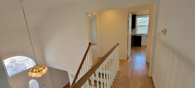 Building Photo - 661 Warner Ave