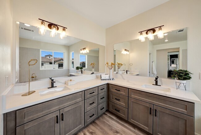 Building Photo - 143 N Un St