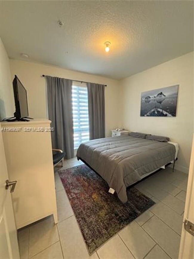 Building Photo - 8167 NW 41st St