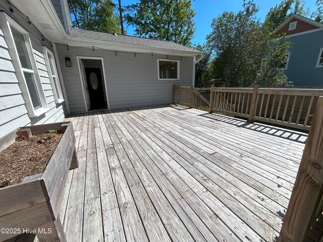 Building Photo - 623 Ripwood Rd