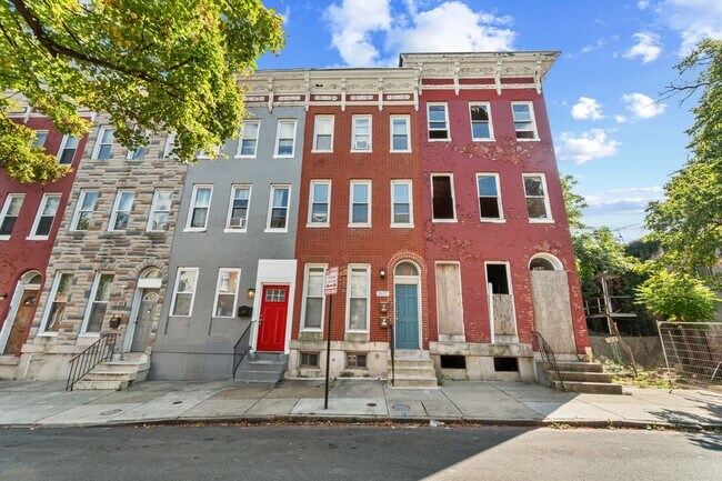 Building Photo - 1027 Bennett Pl