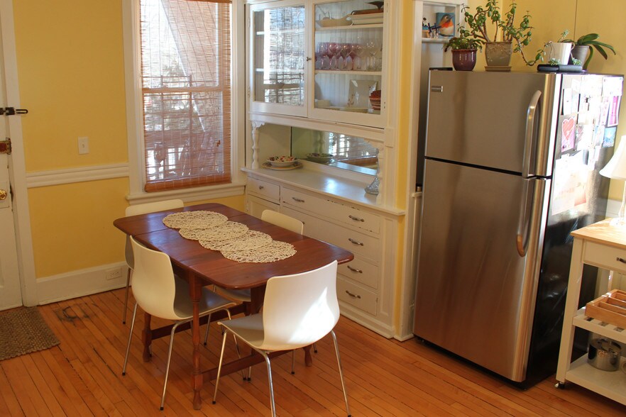 Building Photo - 4903 N Hoyne Ave