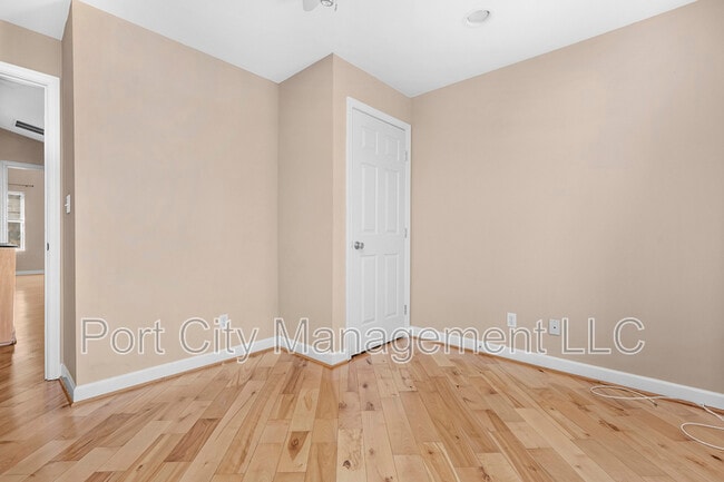 Building Photo - 341 S Macon St.