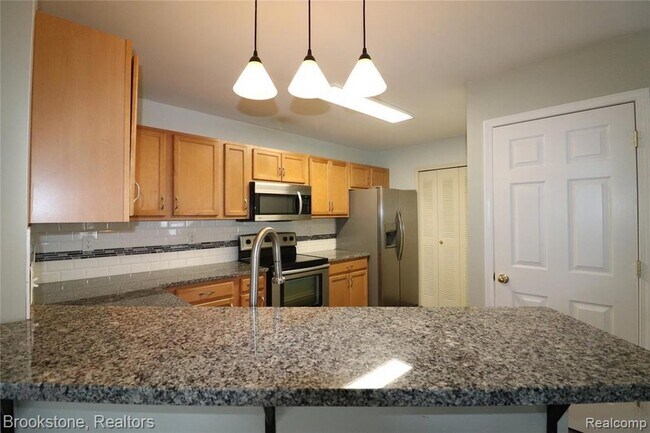 Building Photo - 2096 Cloverly Ln