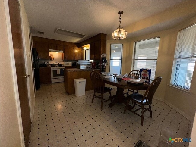 Building Photo - 1810 Gautier Ave