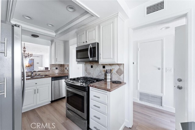 Building Photo - 2170 S Euclid St