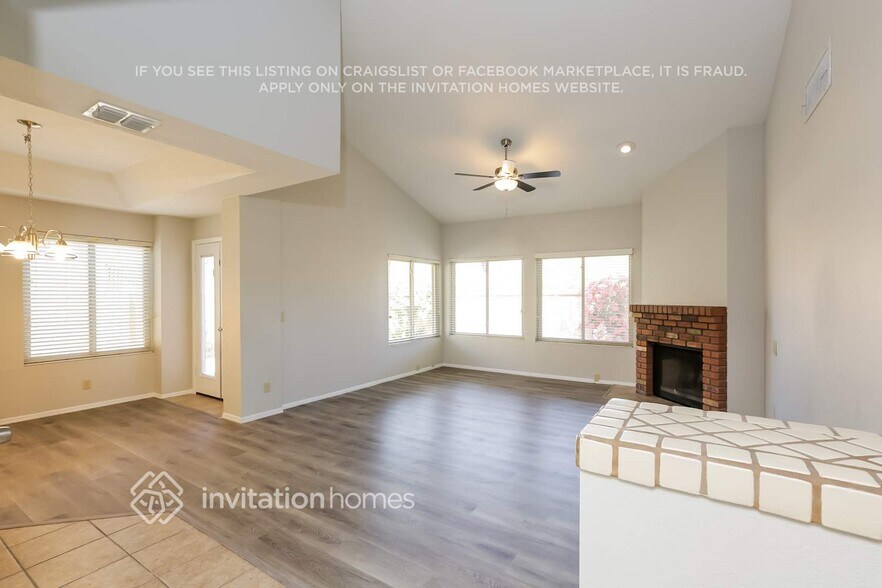 Building Photo - 5732 W El Lago St