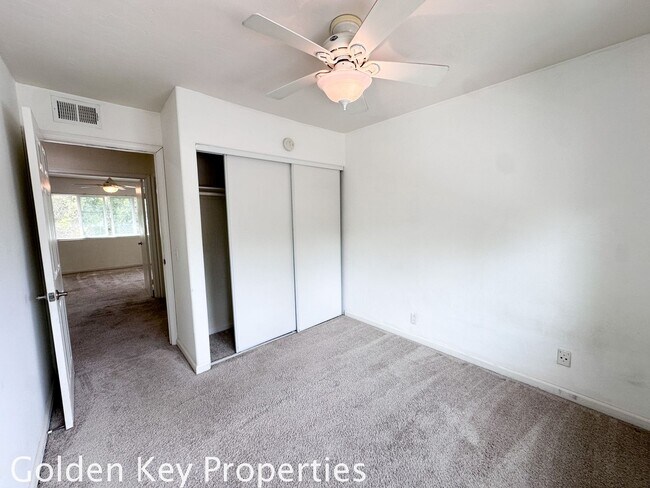 Building Photo - Remodeled condo in Bayshores in Oceanside!