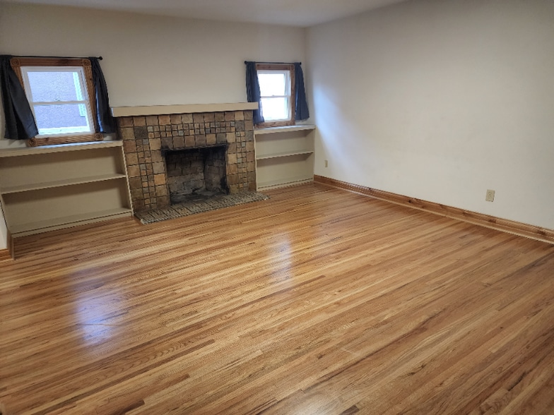 Building Photo - 1634 S College Ave