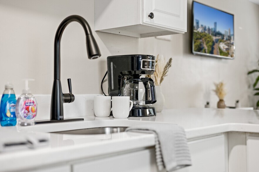 Building Photo - 153 South Ave SE