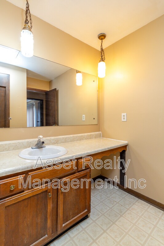 Building Photo - 504 Cedartop Ln NW