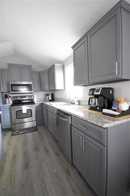 Building Photo - 221 E Cypress St