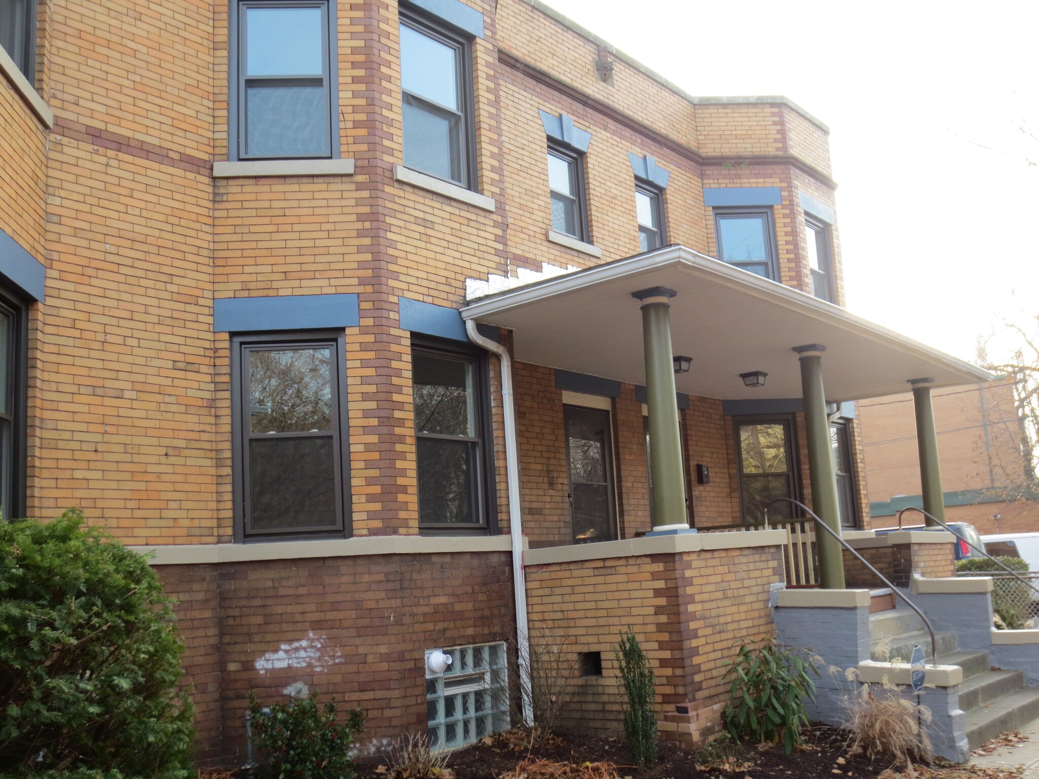 Building Photo - 1786 W 44th St