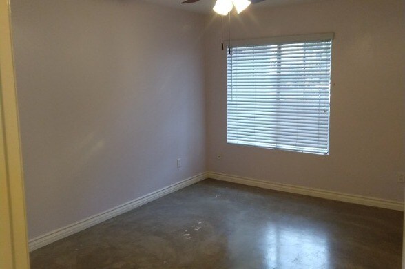 Building Photo - 21500 Burbank Blvd