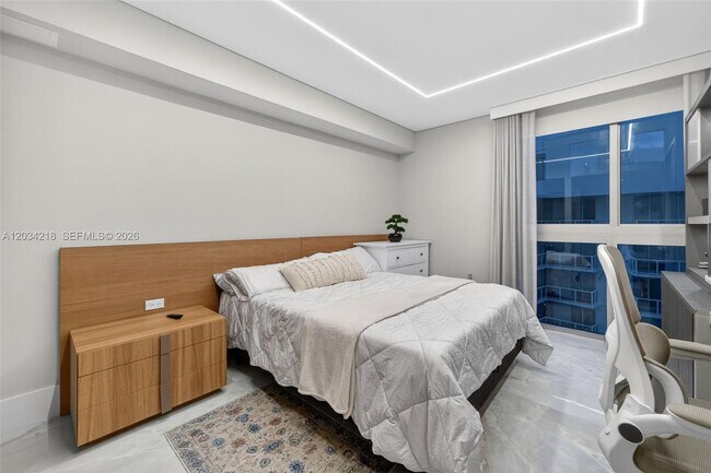 Building Photo - 300 Sunny Isles Blvd
