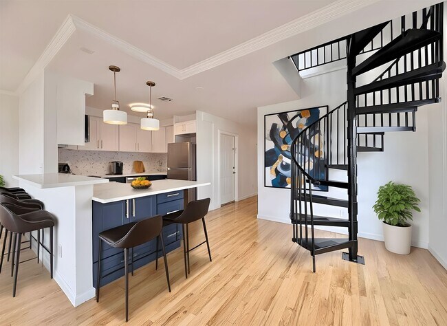 Building Photo - 126 OGDEN Ave