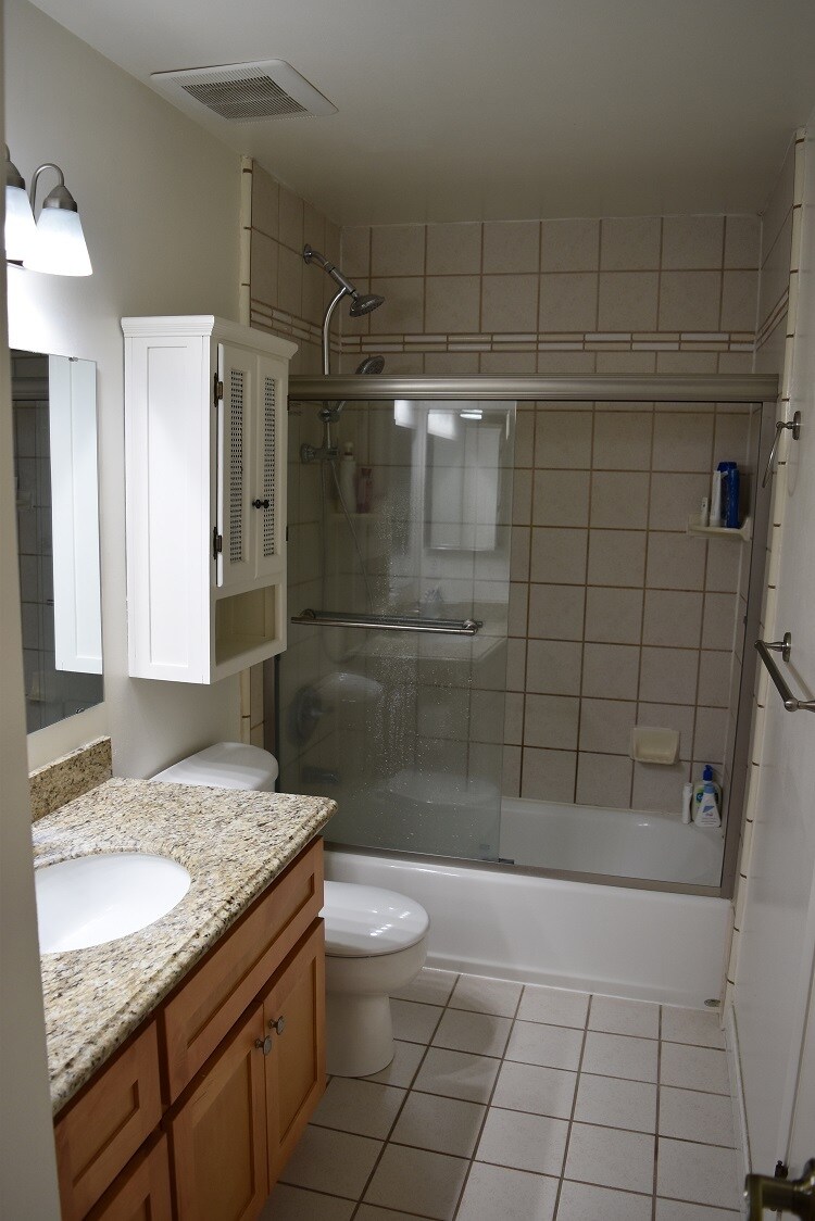 Building Photo - 497 Daisydell Court