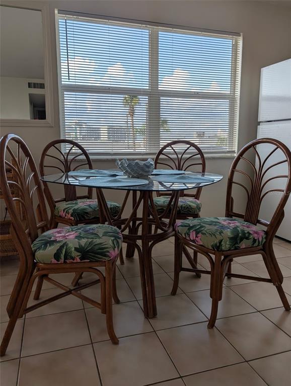 Building Photo - 402 Auburn Dr