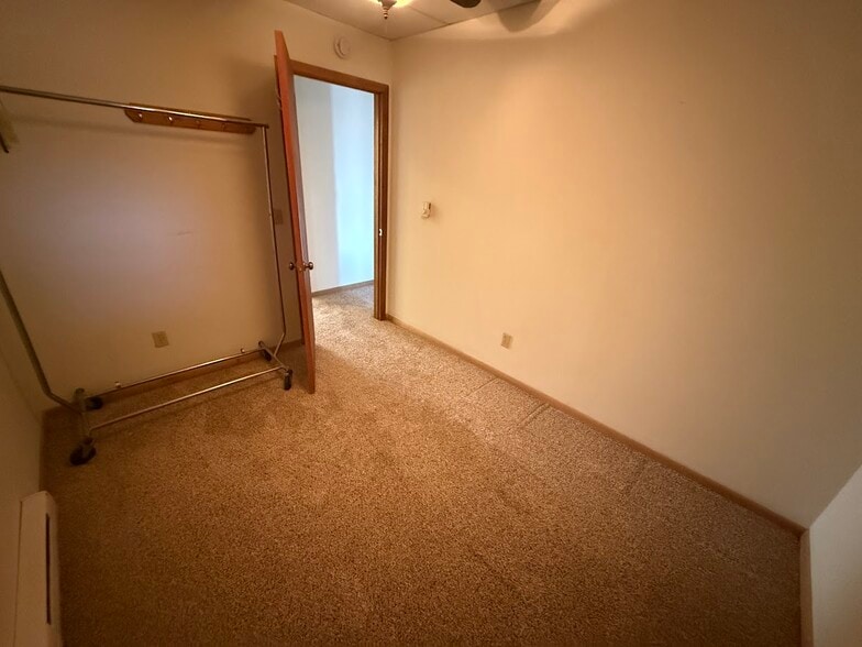 Building Photo - 110 Janesville St