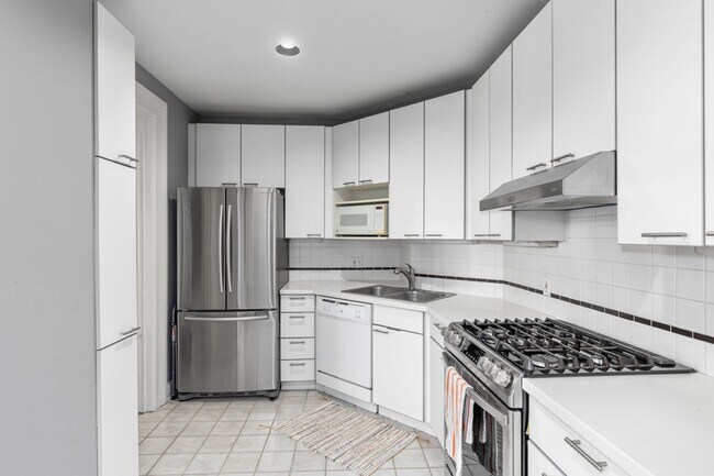 Building Photo - Great Heritage Hill Apartment for Rent