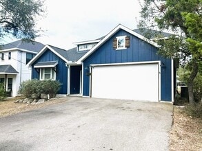 Building Photo - 1223 Eastview Dr