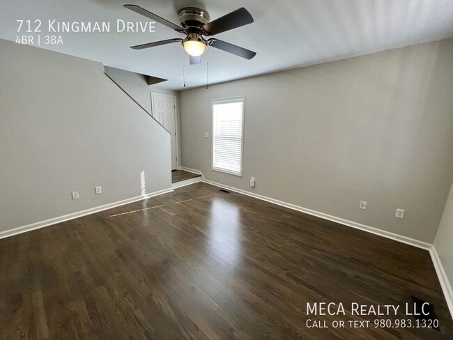 Building Photo - 712 Kingman Dr