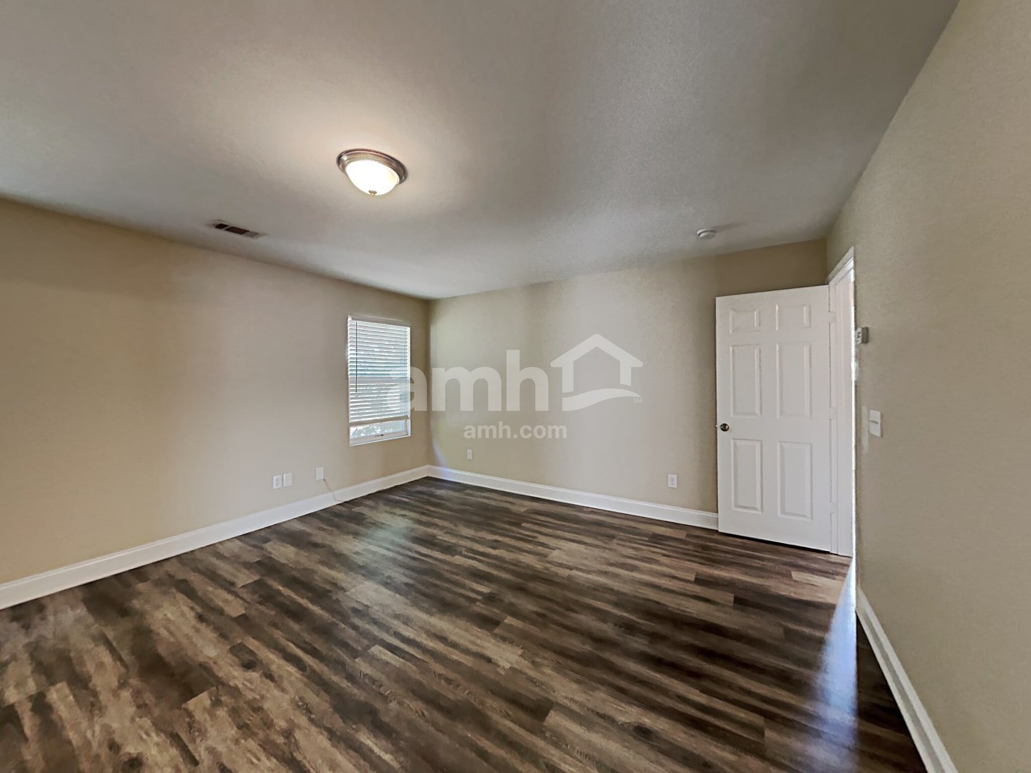 Building Photo - 2774 Jordan Ln