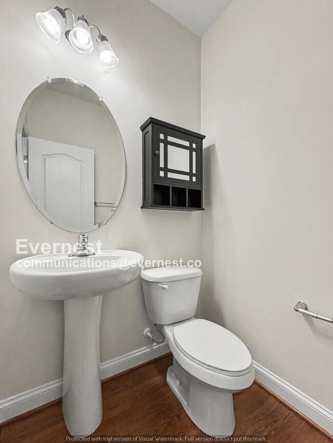 Building Photo - 3 Bed/3.5 Bath Home with Garage/ Available Now!