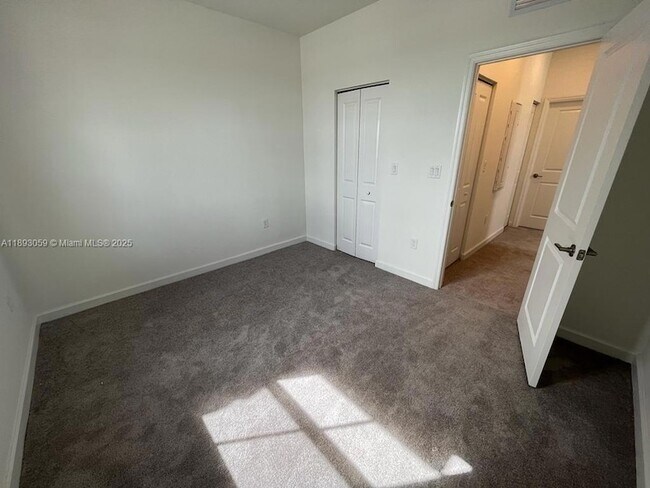 Building Photo - 24628 SW 118 Ct